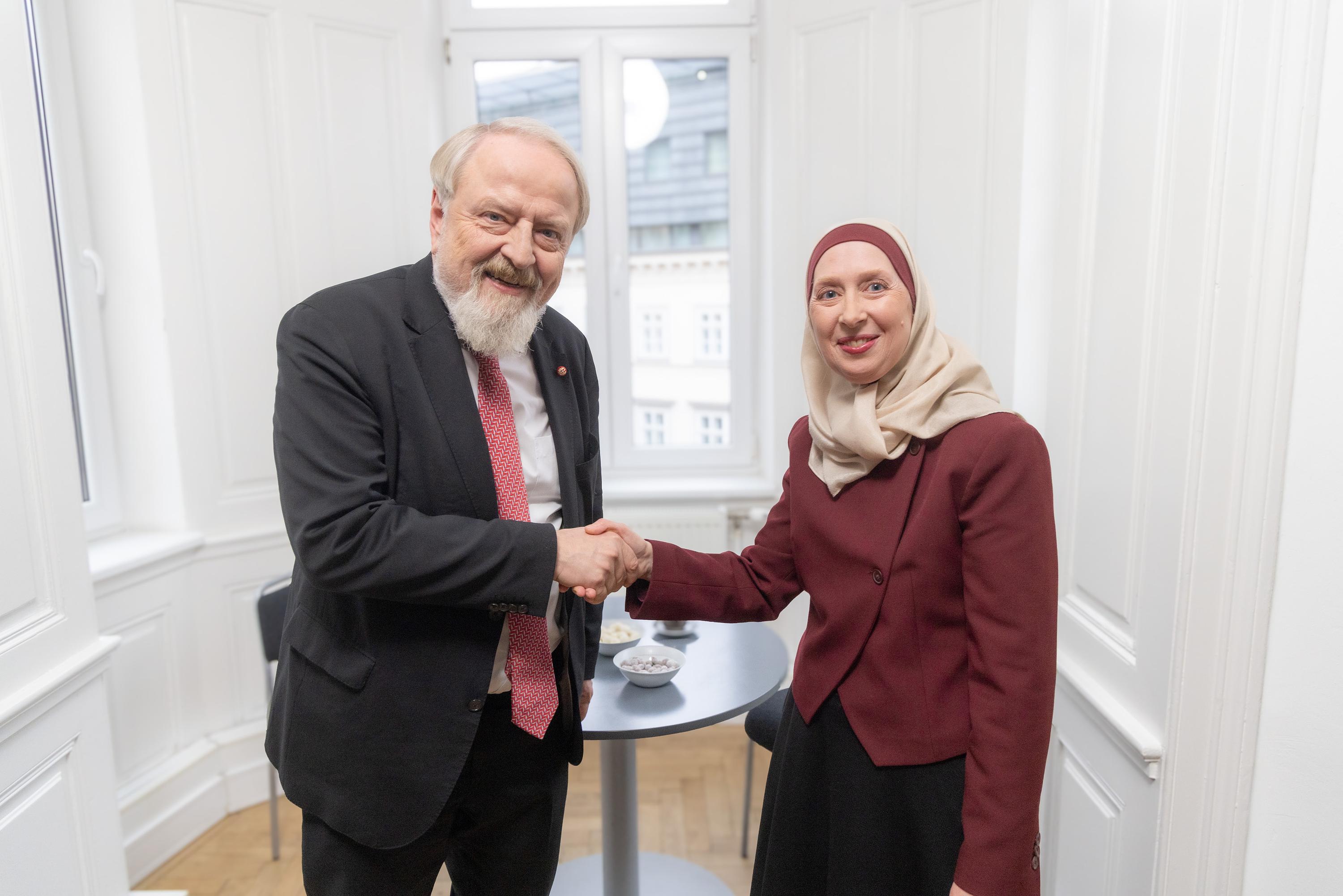 ZEITGESPRÄCHE mit Gerhard Schmid