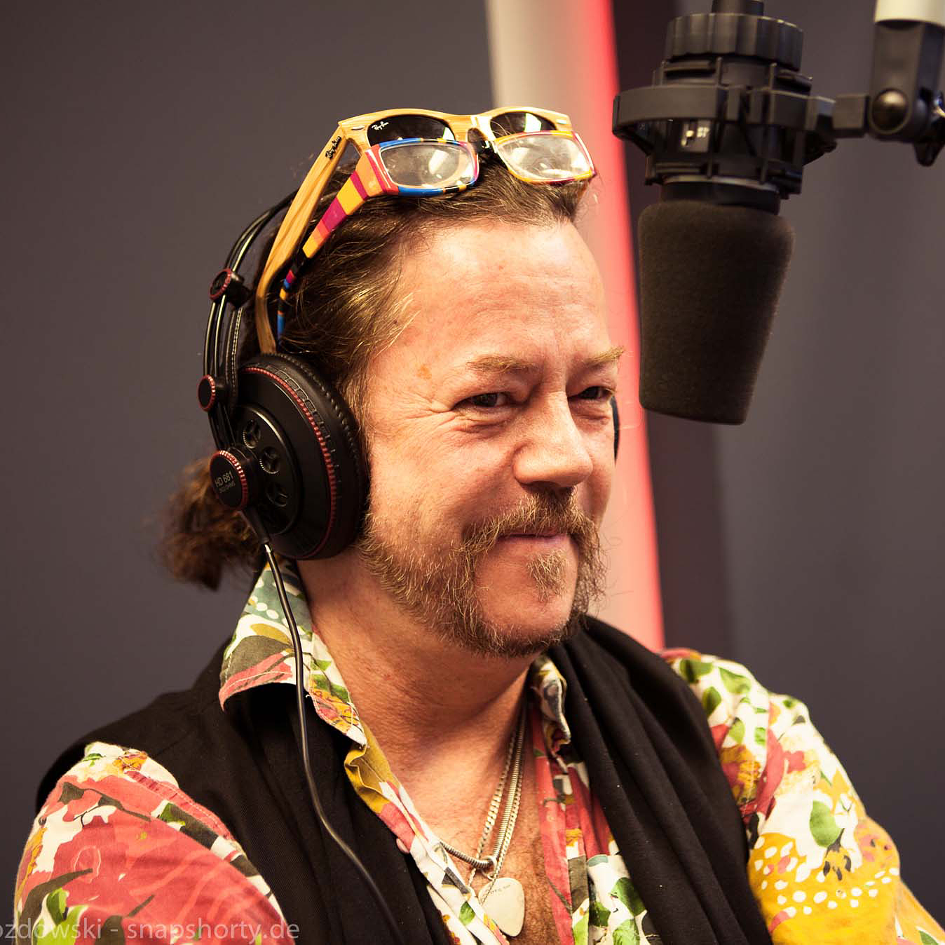Interview mit BUZZ DEE'S 02 episode artwork