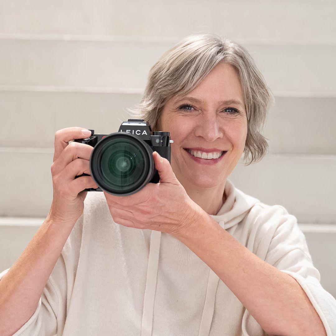 Bettina Meister bei Michel Birnbacher: She Shoots Leica, SL3 und Ausstellungen