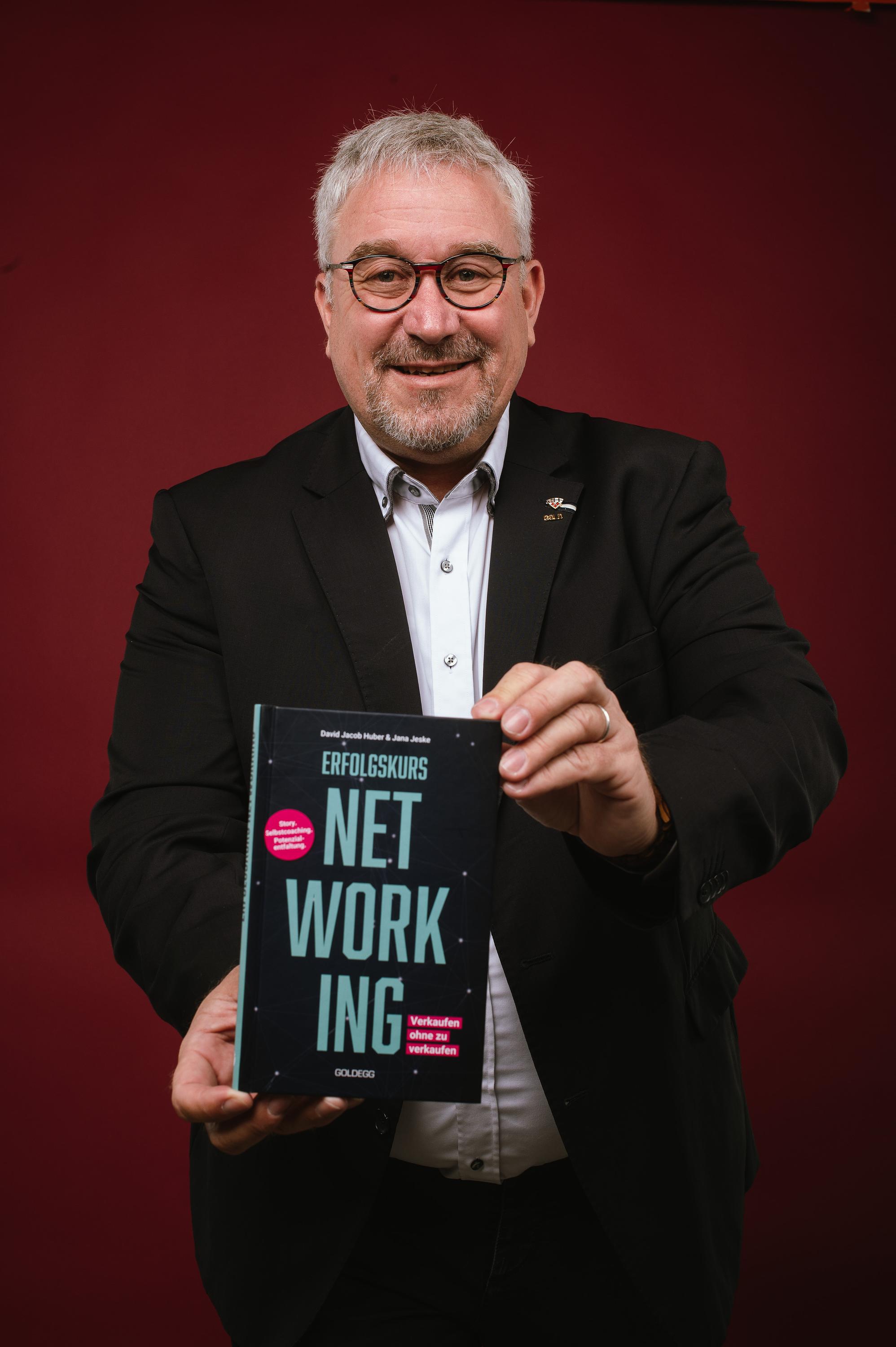 LinkedIn-Live von Ilkay Ötzkisaoglu episode artwork